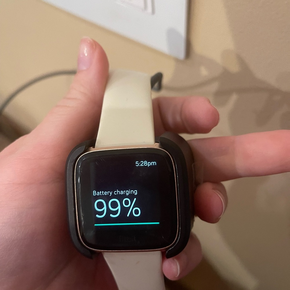 Fitbit Smartwatch with multiple bands - Picture 2 of 2